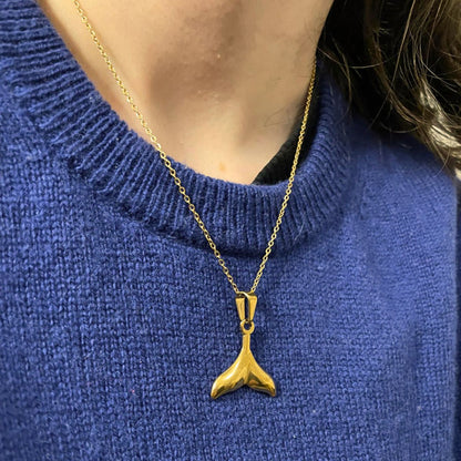 Collar Cola de Ballena — Chapado en oro