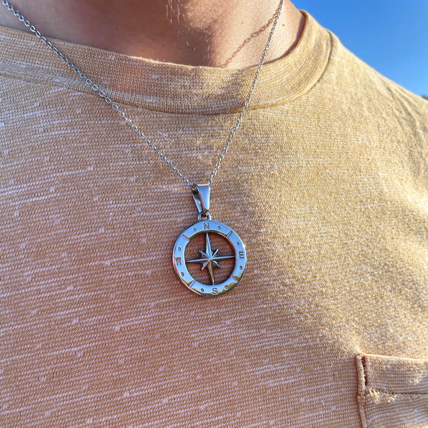 Collar Rosa de los Vientos — Acero quirúrgico